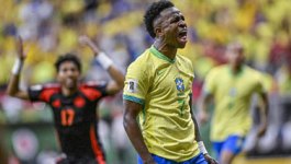 现出强大的 现出强大的